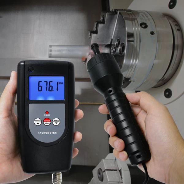 Landtek Photo Laser Non Contact Tachometer w/ Optional PC Data Output - Image 4