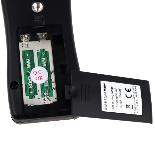 Portable Professional Digital Radiometer and UV-AB Ultra Violet Radiation and Light Level Tester - Image 3