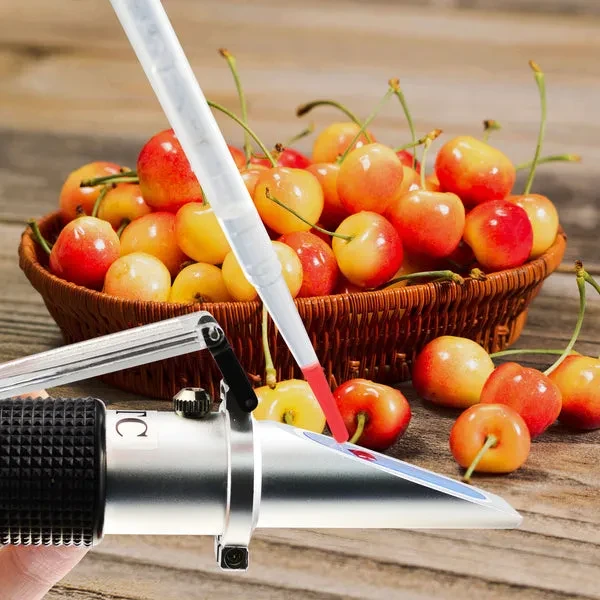 Brix Refractometer 0-32% with ATC for Sugars, Brandy, Beer, and Juices - Image 2