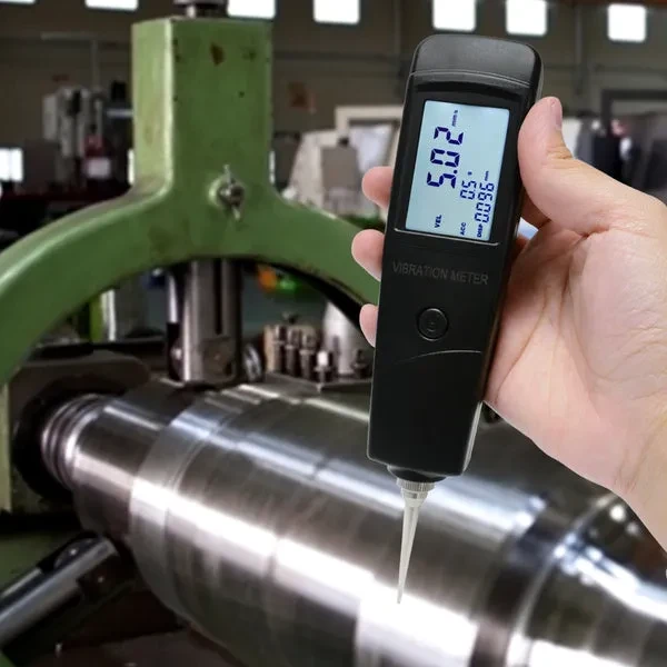 Vibration Meter with Piezoelectric Acceleration and Displacement Measurement - Image 2