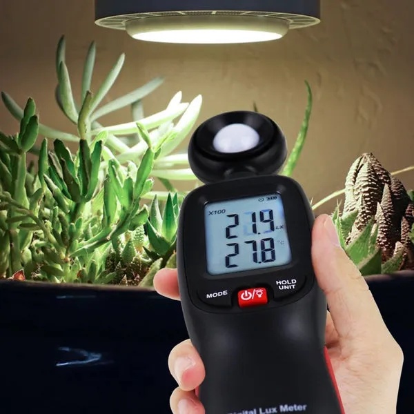 Handheld Light Meter with Bluetooth for Digital Illuminance and Lumens - Image 3