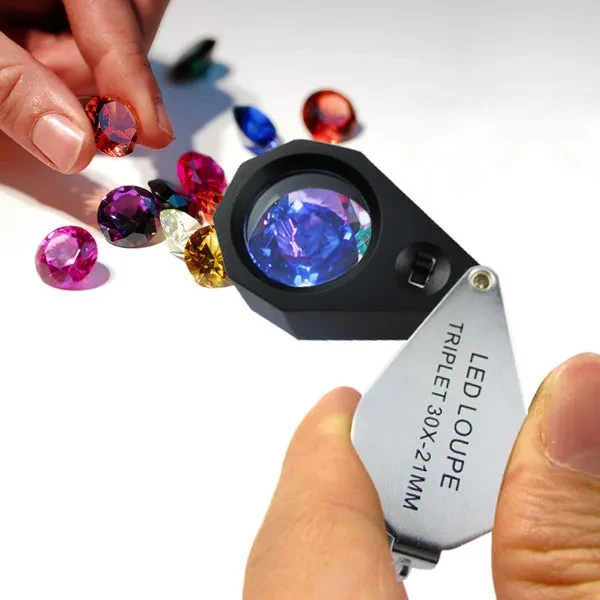 Jeweler Loupe with LED Light (30X, 21mm) - Image 10