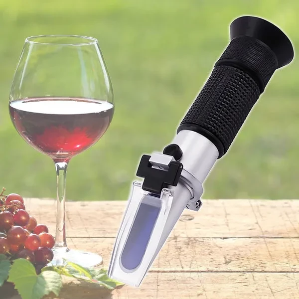 Brix Refractometer with ATC, 0-32% Brix, 0.2% Division - Image 3